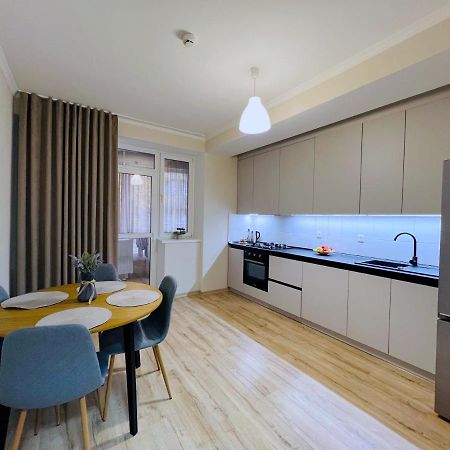Cozy Apartment In คีชีเนา ภายนอก รูปภาพ