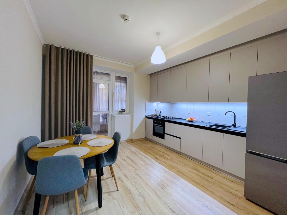 Cozy Apartment In คีชีเนา ภายนอก รูปภาพ