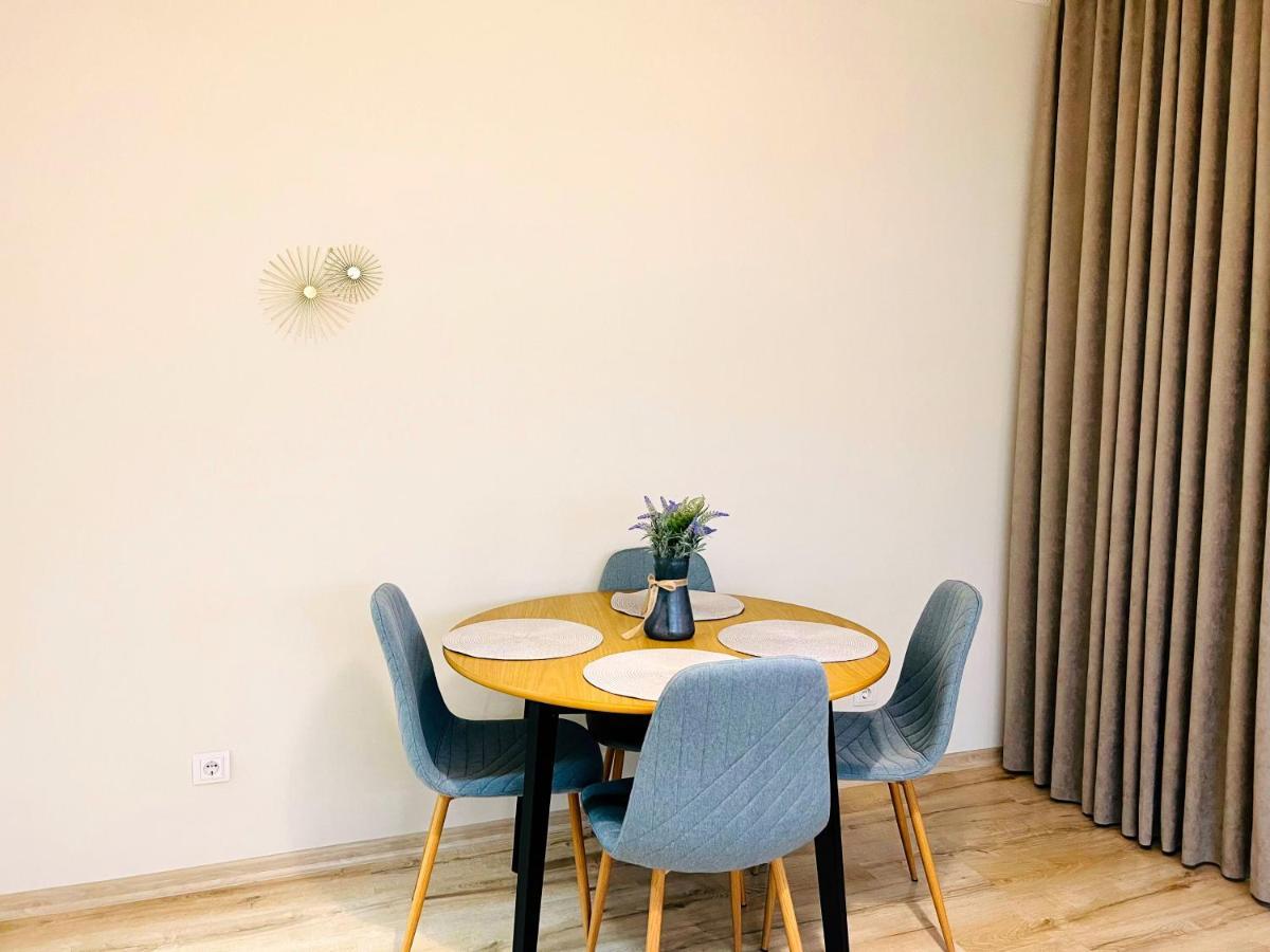 Cozy Apartment In คีชีเนา ภายนอก รูปภาพ